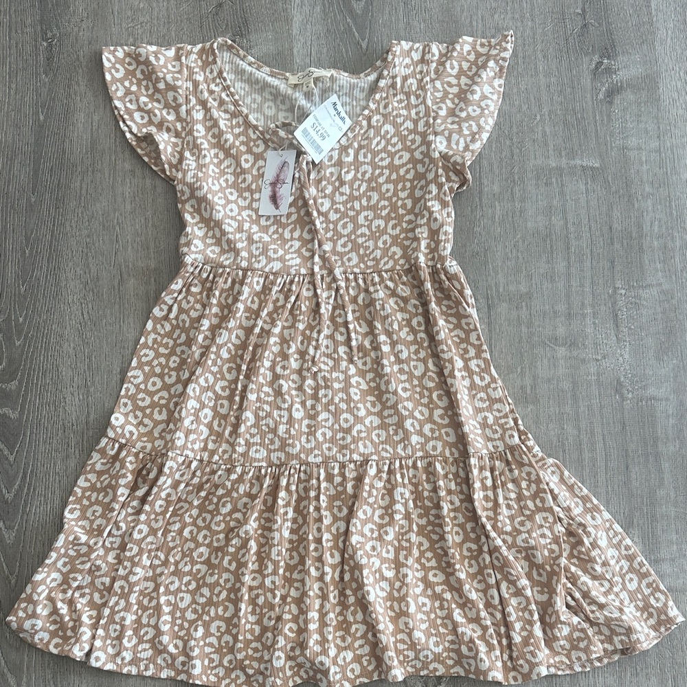 Jessica Simpson Tan and White Casual Dress
